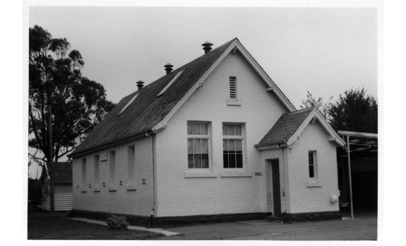 Front view of Miners Rest Primary School in 1983.