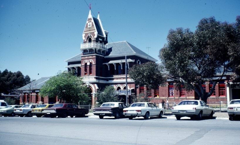Photograph of Eaglehawk Creek Primary School building 
