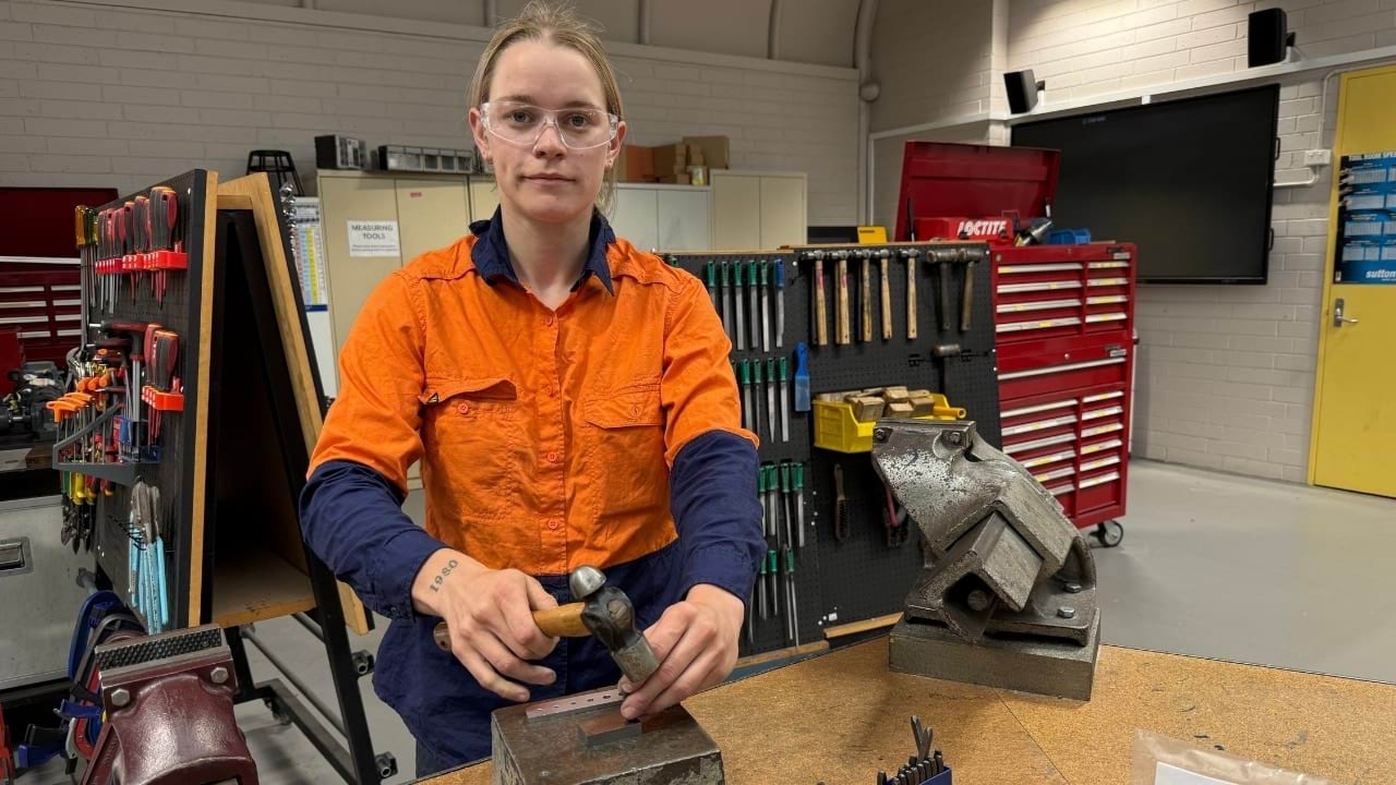 Madi is an apprentice engineer. She is training to be a Fitter and Turner.