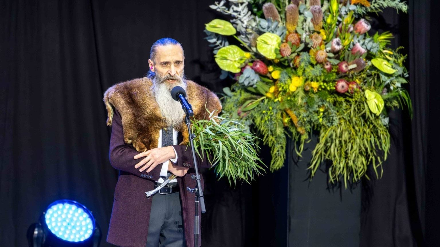 Uncle Colin Hunter Jr welcomes everyone to Country at Neale Daniher AO's State Funeral Service